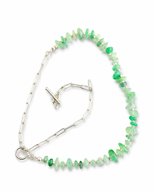 Balance No. 03 Aventurin Kette mit Natursteinen und Silberkette von Armure Tendre als Produktbild.